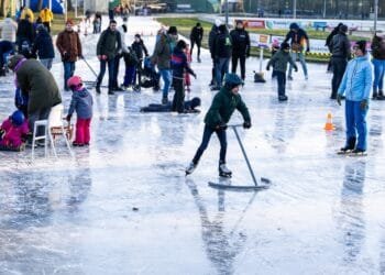 Two frosty days and the Dutch are out in force on their skates