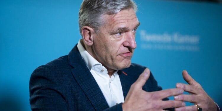 Coalition talks move on with meetings with nine smallest parties