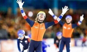 Schaatser Bergsma wint ook massastart in Heerenveen