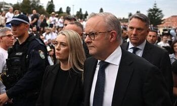 Minuut stilte voor slachtoffers Bondi Beach