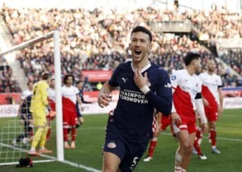 PSV open up 11-point gap as 10-man Feyenoord draw with Twente