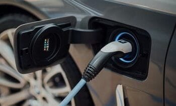 Elektrische auto laden? In deze gemeente is dat het goedkoopst