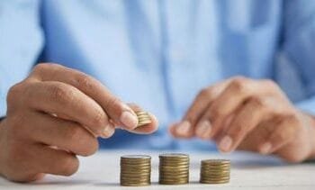 Loonkloof krimpt verder, maar gelijk is het nog lang niet