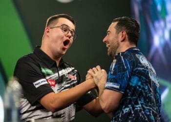 Gian van Veen beats Humphries to place for PDC darts semi-final