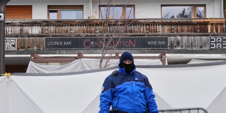 Dutch burns units offer help to Swiss as Volendam remembers