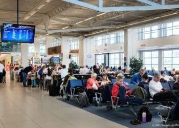 KLM en TUI halen reizigers Antillen met extra vluchten op