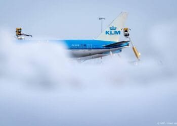 KLM schrapt dinsdag opnieuw bijna 300 vluchten om winters weer