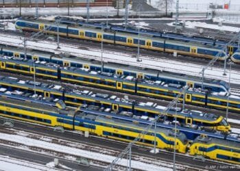 Treindienstregeling het hele weekend afgeschaald om sneeuw en ijs