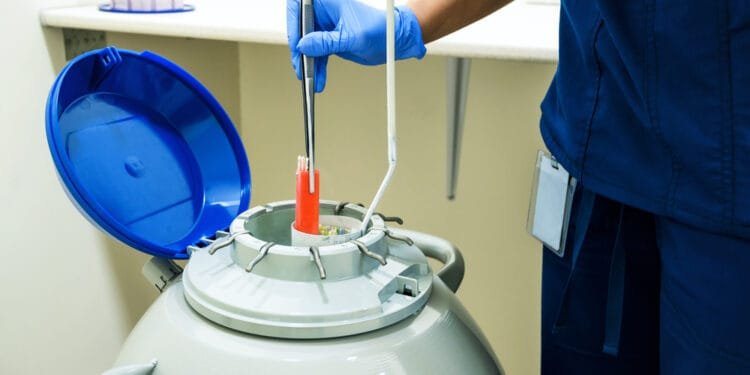 Mother compensated for “fertility doctor as father” scandal