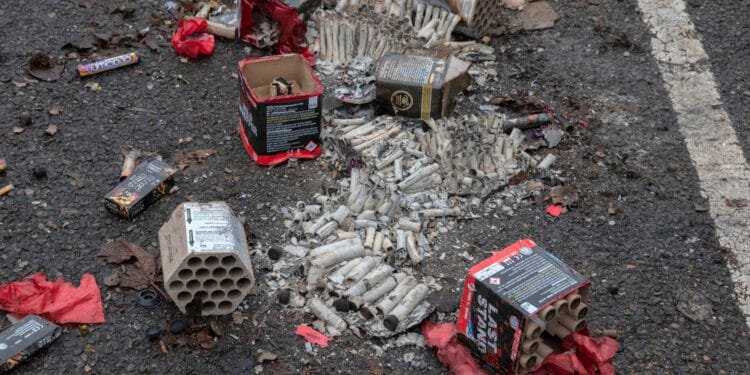 Ministers back licenced neighbourhood New Year firework clubs