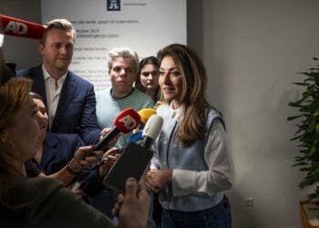 Coalition MPs back leaders’ plans, ready to “get down to work”