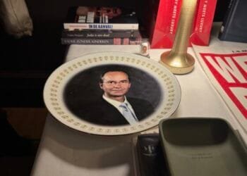 All stars: Rutte’s shoes go under the hammer at VVD auction