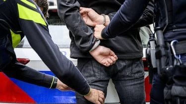 Man (25) aangehouden voor doden twee tieners op nieuwjaarsdag