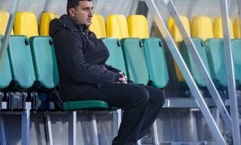 Echteld vervangt vertrokken hoofdtrainer Martens bij AZ