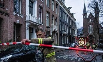 Brand in Amsterdamse Vondelkerk onder controle