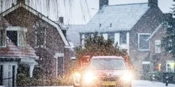 Zo hoog is de boete als je rijdt met sneeuw op je dak