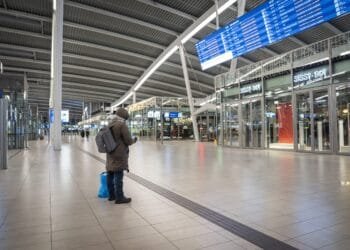 Trains cancelled by IT failure as snow continues to cause havoc