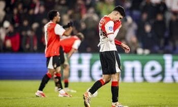 Feyenoord verliest spectaculaire stadsderby tegen Sparta: 3-4