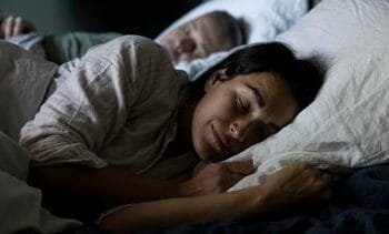 DroomSap is populair als ‘slaapmiddel’, maar hoe onschuldig is het?