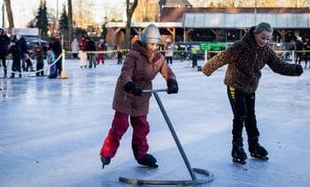 Blauwe lucht op ‘depri’ Blue Monday en schaatsen uit het vet?