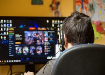 Retailers withdraw headphones over harmful chemicals fears