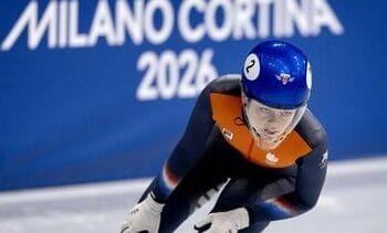 Velzeboer en Bergsma vlaggendragers sluitingsceremonie Spelen