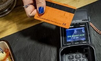 iets pinnen voor een goed doel, 1000 euro armer