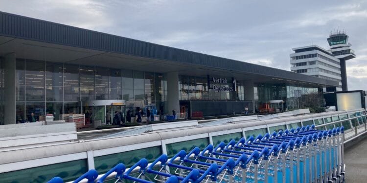 Highest Dutch court tears up Schiphol flight limit plan