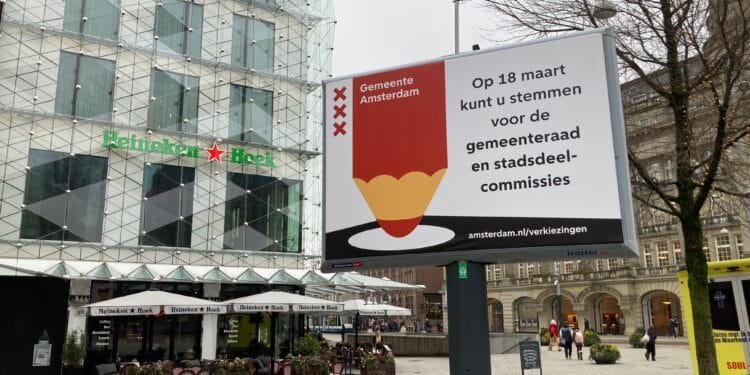 Amsterdam council shapes up, The Hague is in disarray