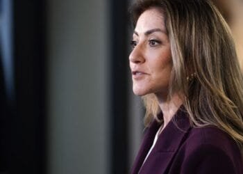 Yeşilgöz noemt trip met privéjet naar het Midden-Oosten echt nodig