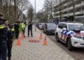 Politie deelt beelden van verdachten aanslag bij joodse school