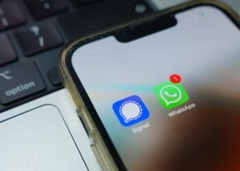 Russian hackers are targeting private Signal and Whatsapp chats