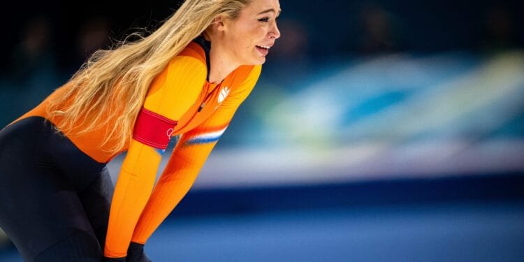 Jutta Leerdam’s skating suit fetches €195,000 in online frenzy
