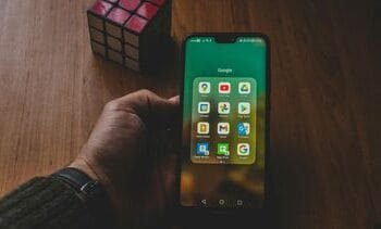 Persoonsgegevens door privacylek op veel gemeentesites naar big tech