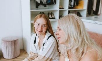 Mentale gezondheid ouders heeft invloed op schermtijd van tieners