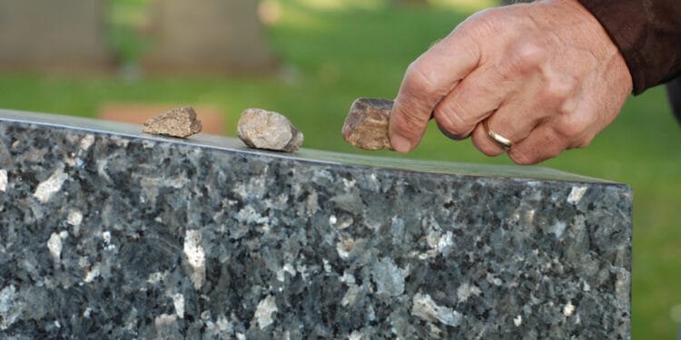 Police investigate suicide of two teenagers from same school