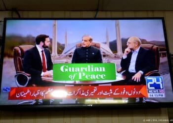 FT: onderhandelingen VS en Iran lopen vast op Straat van Hormuz