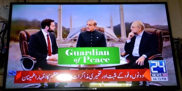 FT: onderhandelingen VS en Iran lopen vast op Straat van Hormuz