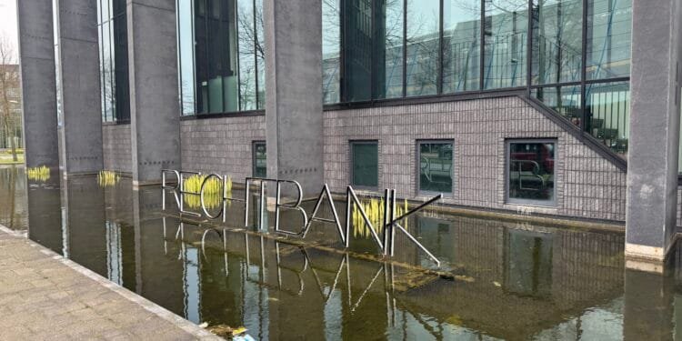 Volt did not break law, criticising landlord who rented to women