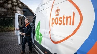Rouwkaarten door PostNL honderden euro’s duurder: ‘Niet netjes’