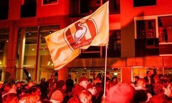 ADO-fans vieren in Den Haag kampioenschap eerste divisie