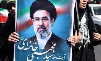 Leider Iran zegt dat Iran nederlagen aan vijand kan toedienen