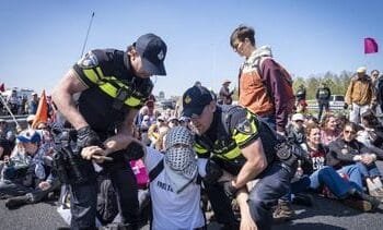 Zes activisten die opstopping op A12 veroorzaakten nog vast