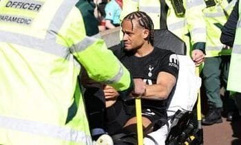 Simons mist WK door zware knieblessure