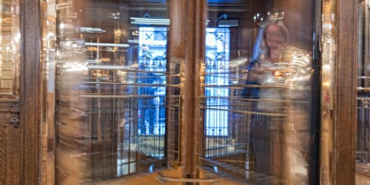 Dutch lobby law complicate ex-ministers job searches: Telegraaf