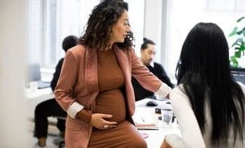 Bijna helft van zwangere vrouwen ervaart discriminatie op werk