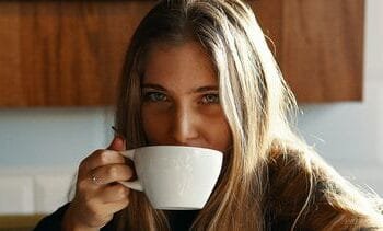 Koffie ’s avonds kan impulsief gedrag versterken