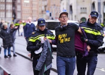 Police make 13 arrests at Remembrance Day ceremony in Amsterdam