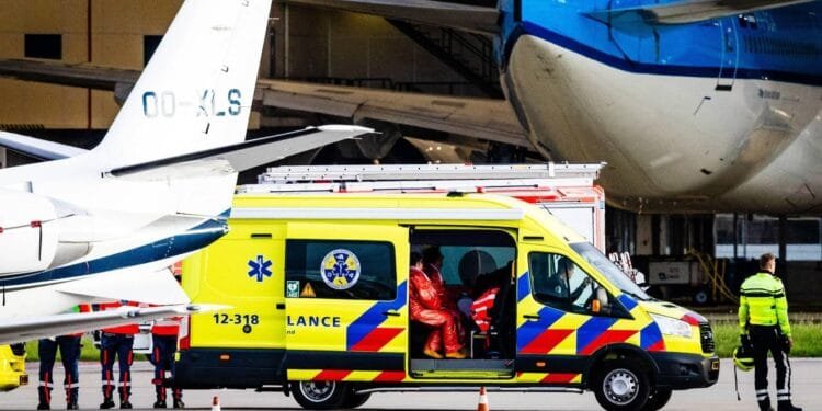 Eerste medische evacuatievlucht uit Kaapverdië geland op Schiphol