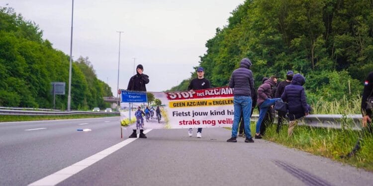 A59 bij Den Bosch weer vrijgegeven, demonstranten van snelweg af